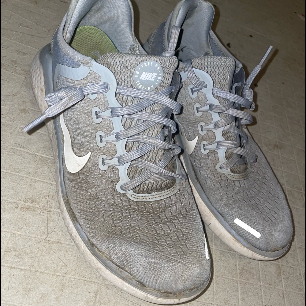 Grey Nike Tennis Shoes